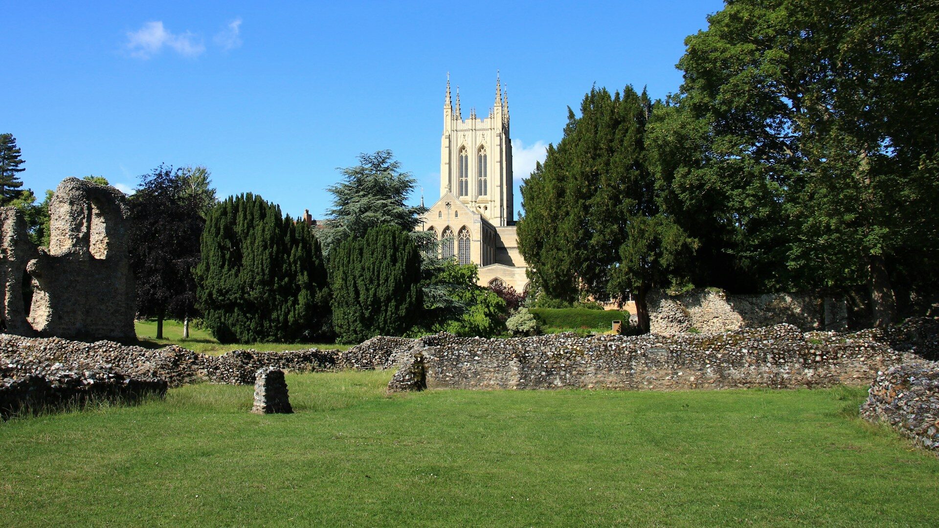 dog friendly uk - bury st edmunds