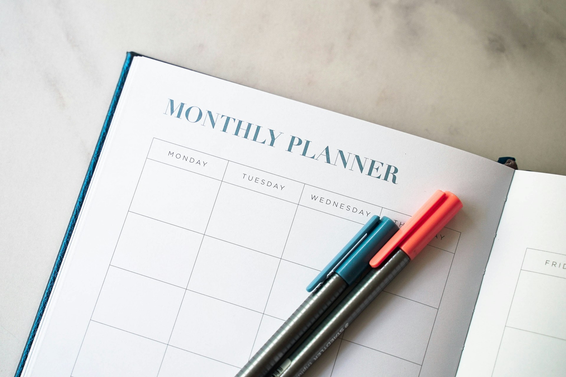 housesitting jobs - monthly planner for short housesits